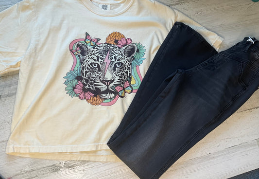 Mom Crop Comfort Colors Cheetah Top